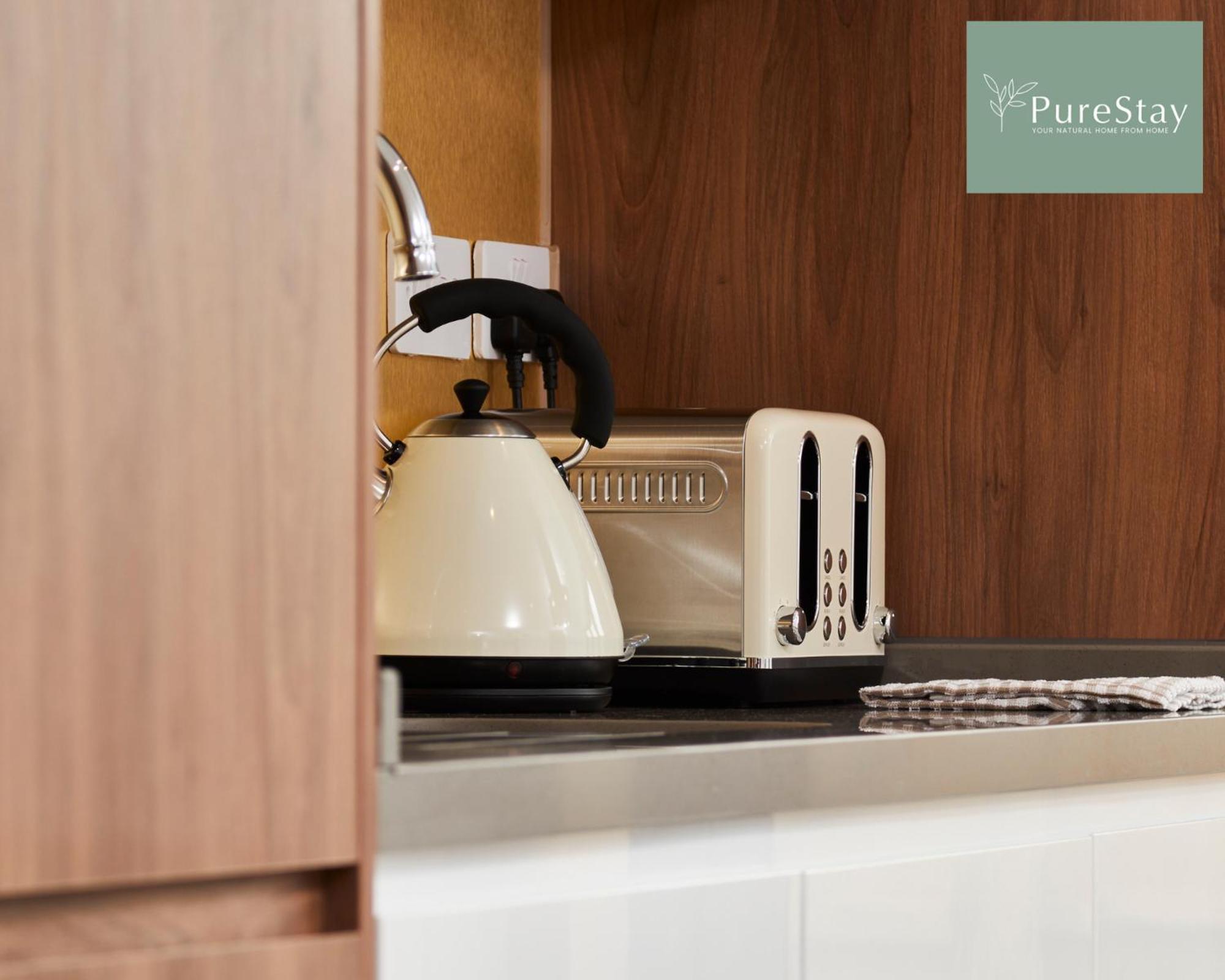 Stunning 5 Bed Manchester House With Parking By Purestay Short Lets & Serviced Accommodation エクステリア 写真
