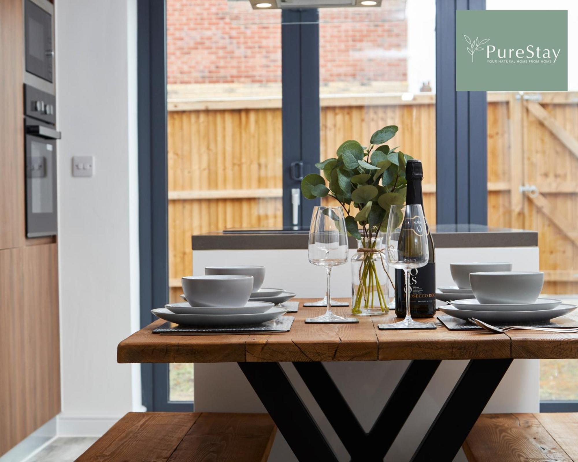 Stunning 5 Bed Manchester House With Parking By Purestay Short Lets & Serviced Accommodation エクステリア 写真