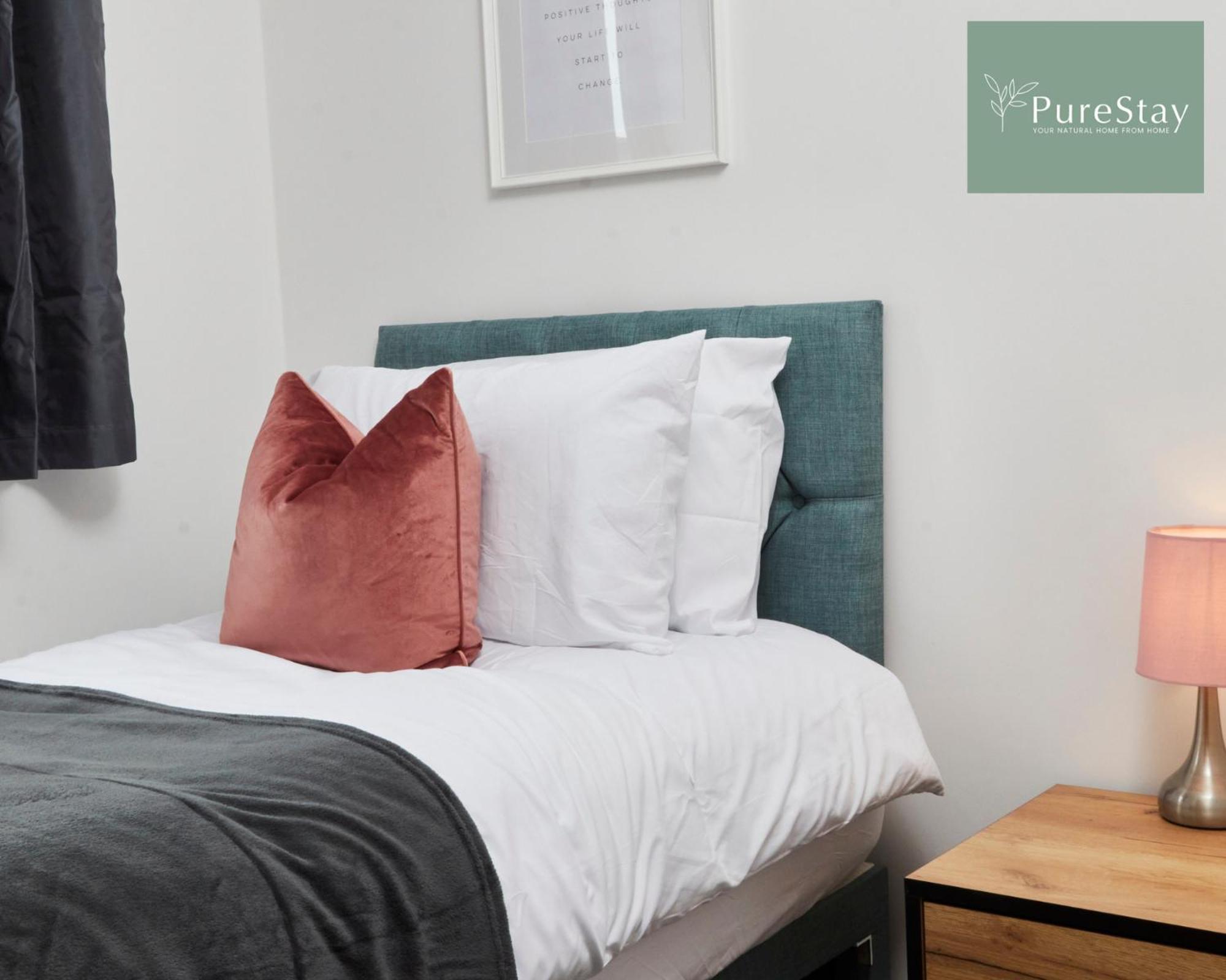 Stunning 5 Bed Manchester House With Parking By Purestay Short Lets & Serviced Accommodation エクステリア 写真