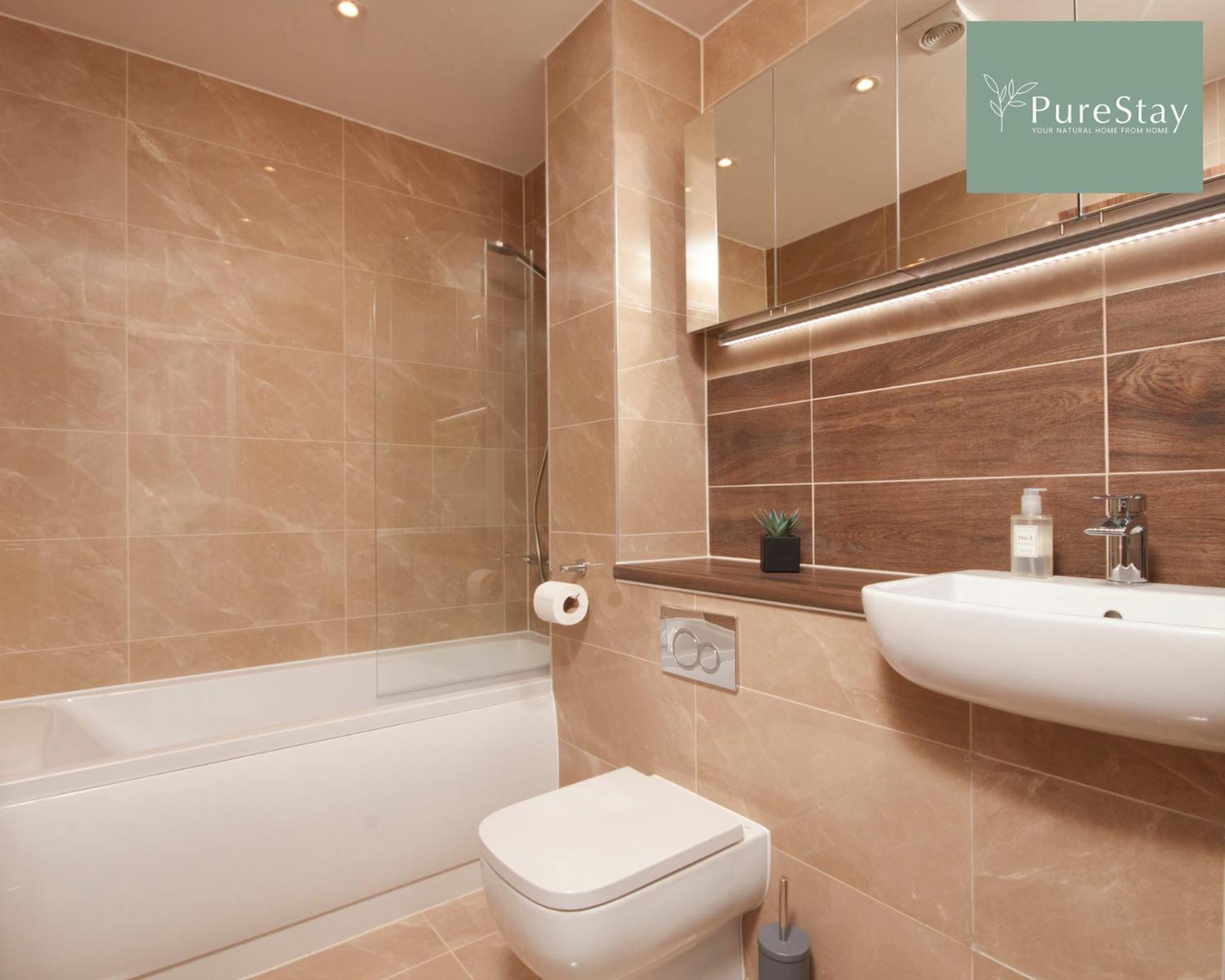 Stunning 5 Bed Manchester House With Parking By Purestay Short Lets & Serviced Accommodation エクステリア 写真