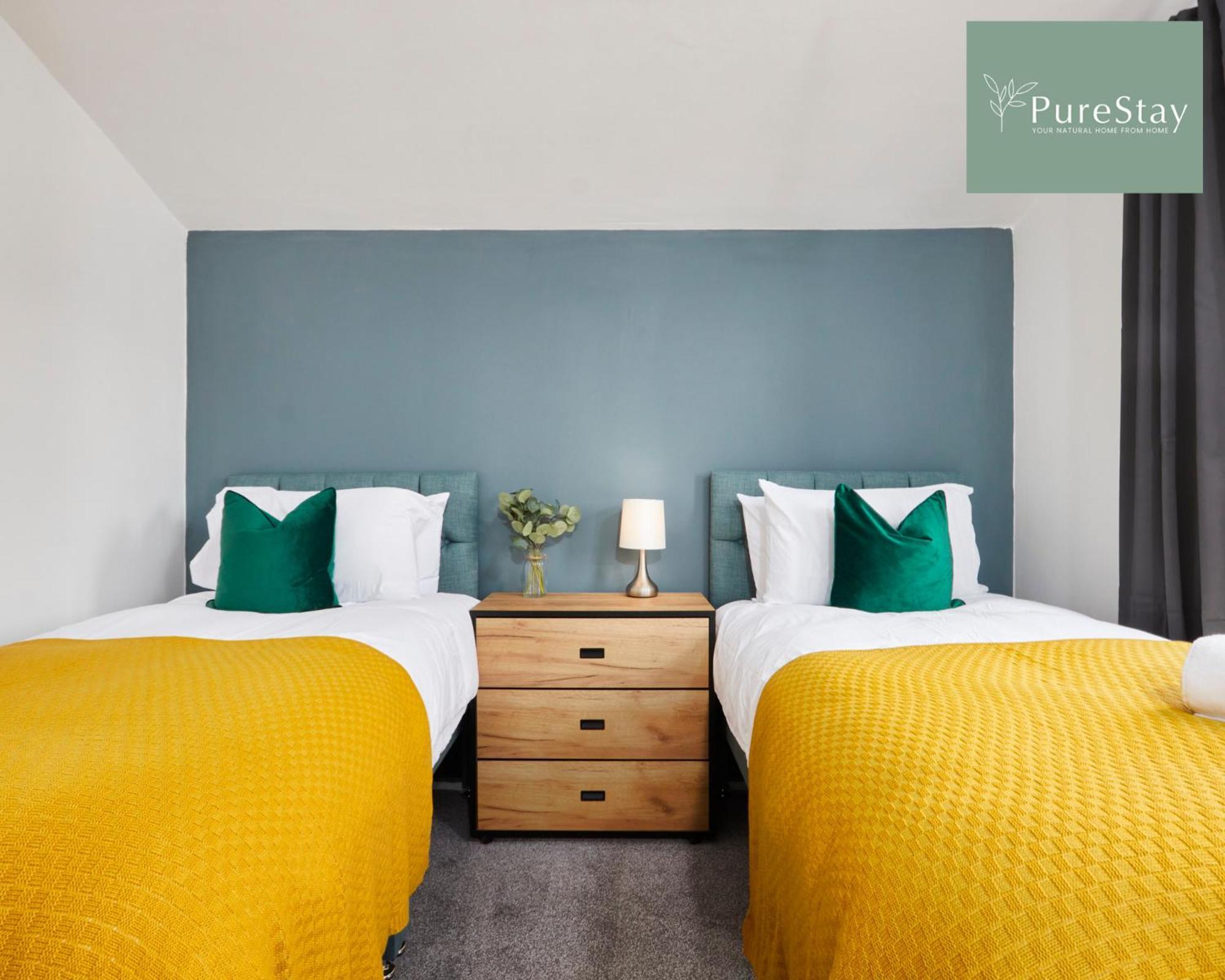Stunning 5 Bed Manchester House With Parking By Purestay Short Lets & Serviced Accommodation エクステリア 写真